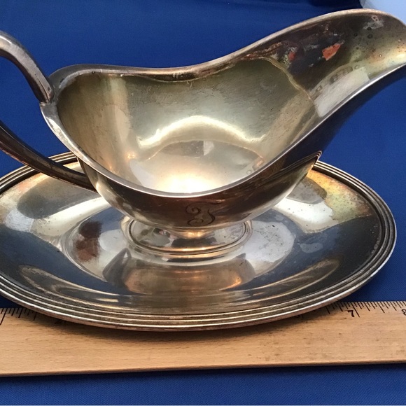 WM Rogers Gravy Boat - Picture 4 of 9